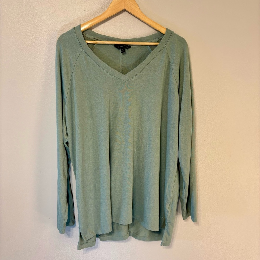 Banana Republic Women's V-Neck Long Sleeve Top Light Green Cozy Lounge XXL